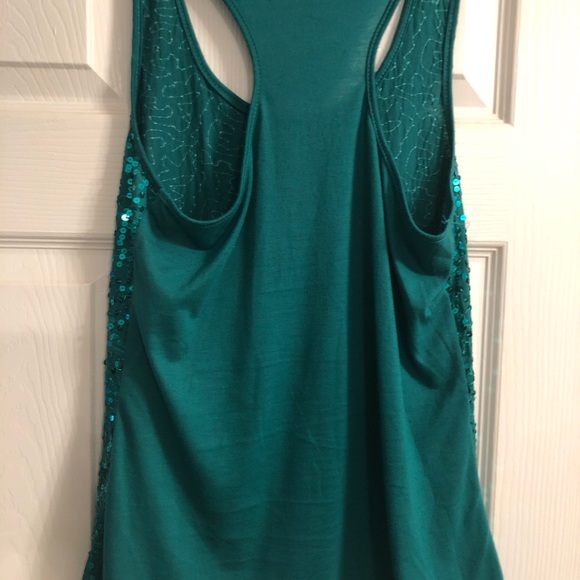 Size small sequenced tank - Picture 2 of 2